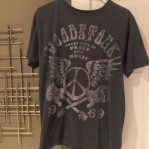 Gap gray t